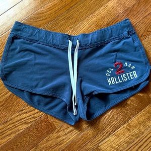 Medium Hollister shorts